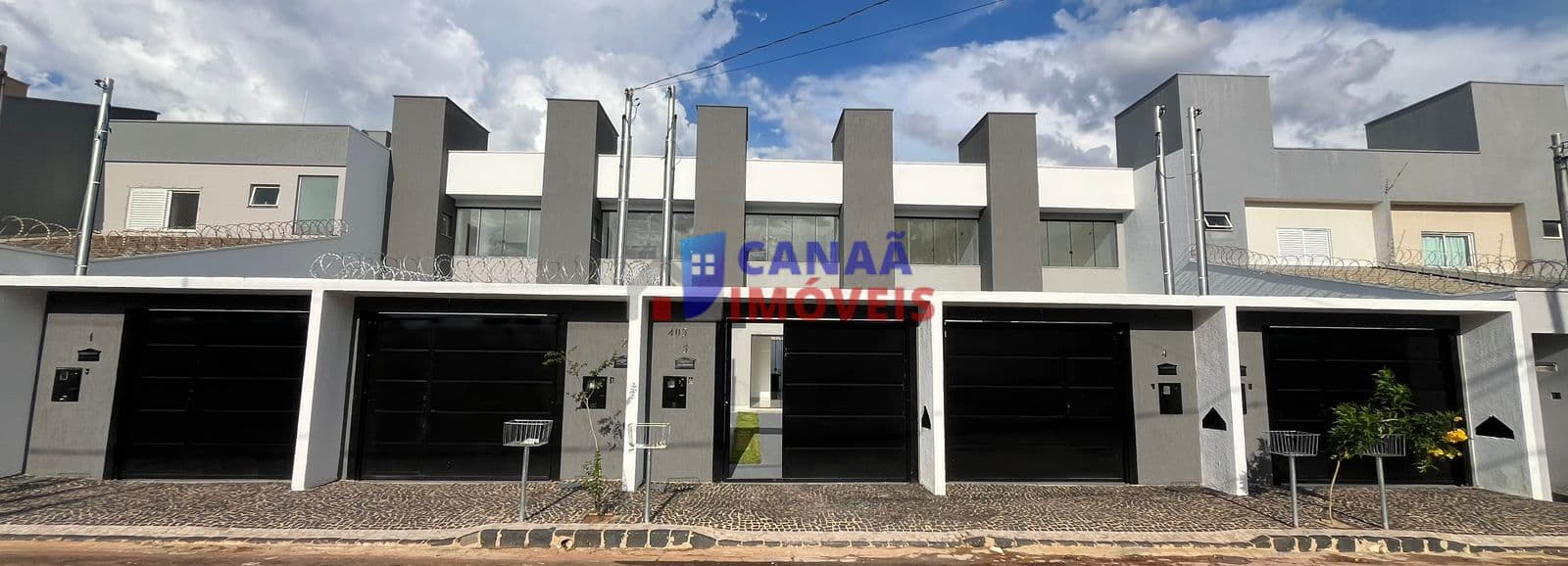 Sobrado 3 quartos 1 suíte bairro Vida Nova (região Novo Mundo)