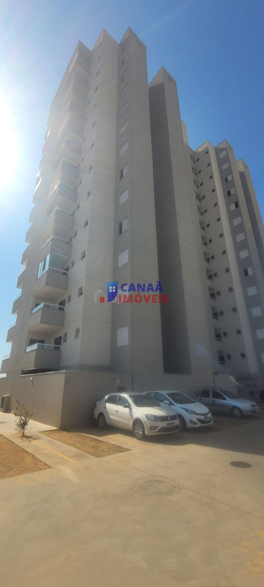 Apartamento térreo novo 2/4 c/ 1 suíte 2 áreas externas gardem à venda no bairro Novo Mundo - Uberlândia/MG