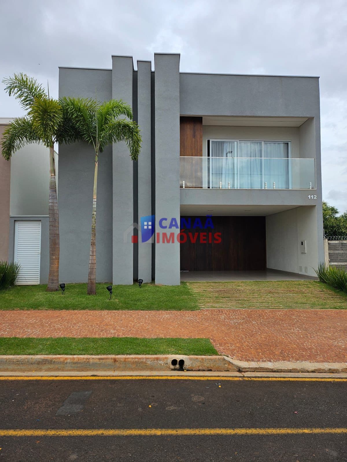 Casa duplex 4 suítes Condomínio RAROS Umuarama