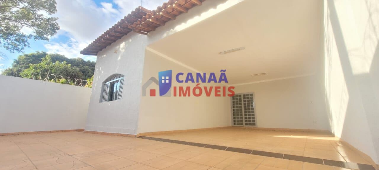 Casa 3 quartos bairro Finotti proximo à UFU Santa Mônica