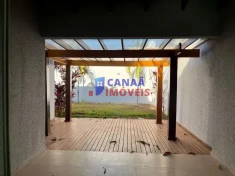 Casa com 3 quartos, 1 suite - bairro Santa Luzia