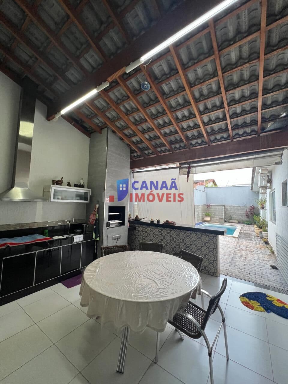 Casa 3 suítes c/ piscina aquecida área nobre Bairro Santa Mônica