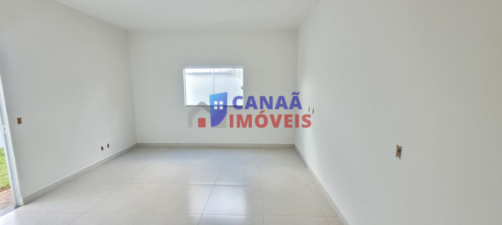 Casa 2 quartos, 1 suíte no bairro alto umuarama, região do aeroporto