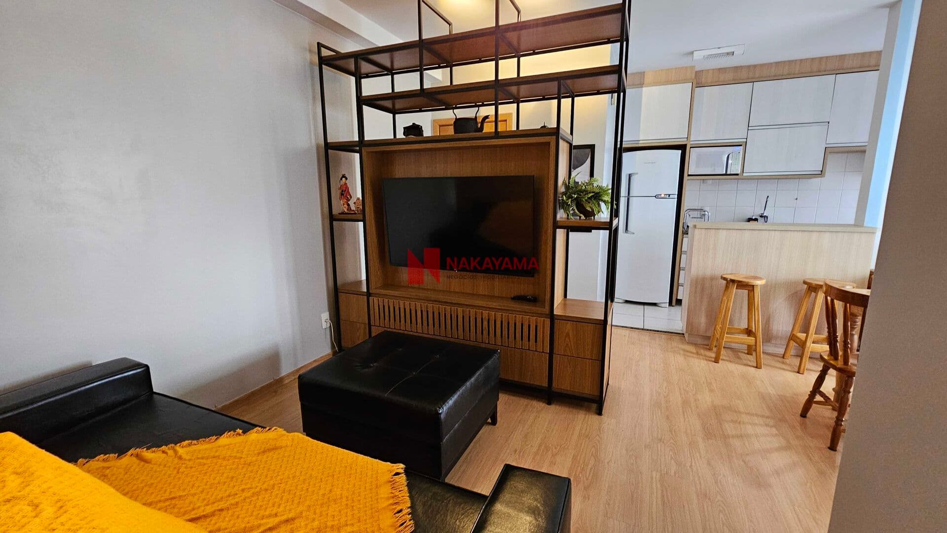Apartamento mobiliado. 3 dorm, sendo 1 suíte - Terra Bonita - Londrina/PR