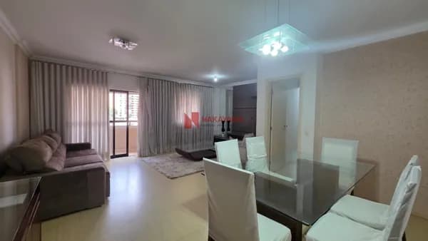 Apartamento à Venda no Centro de Londrina com 2 Suítes e Porteira Fechada