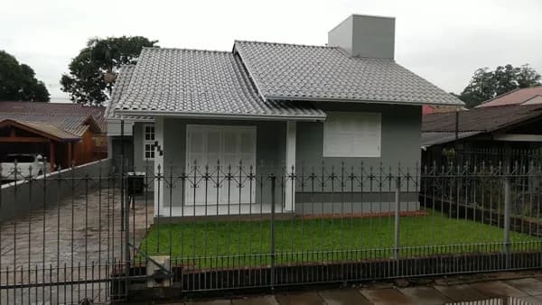 Casa Térrea no centro de Três Coroas