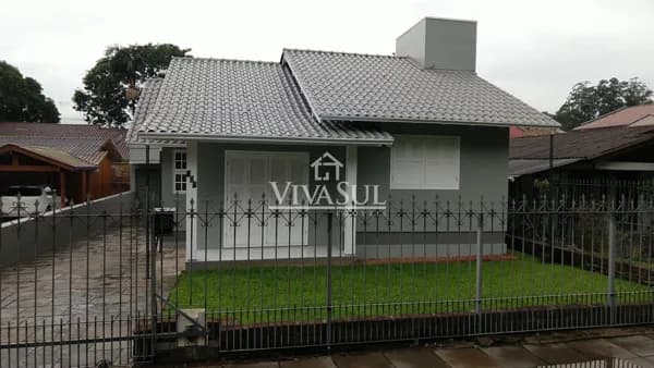 Casa Térrea no centro de Três Coroas