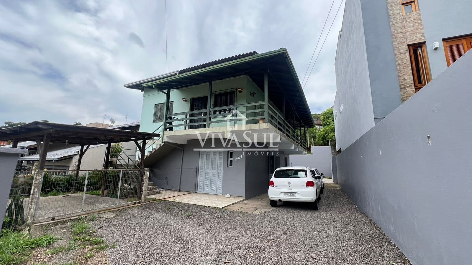 Casa com piscina e 4 Dormitórios no Viaduto em de Igrejinha/RS