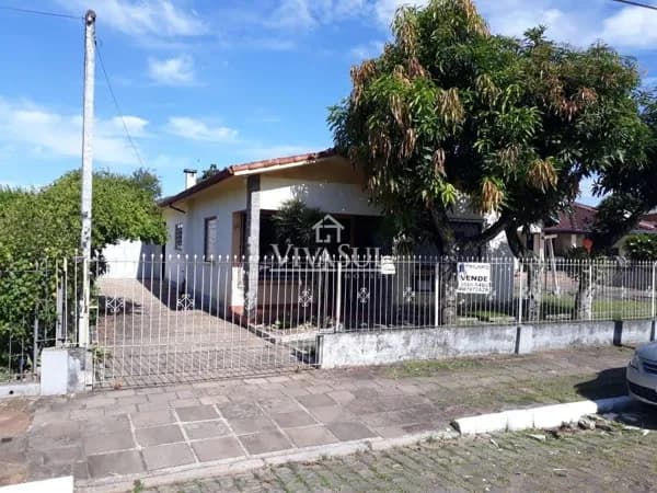 Casa de Alvenaria com 3 Dormitórios no centro de Igrejinha/RS