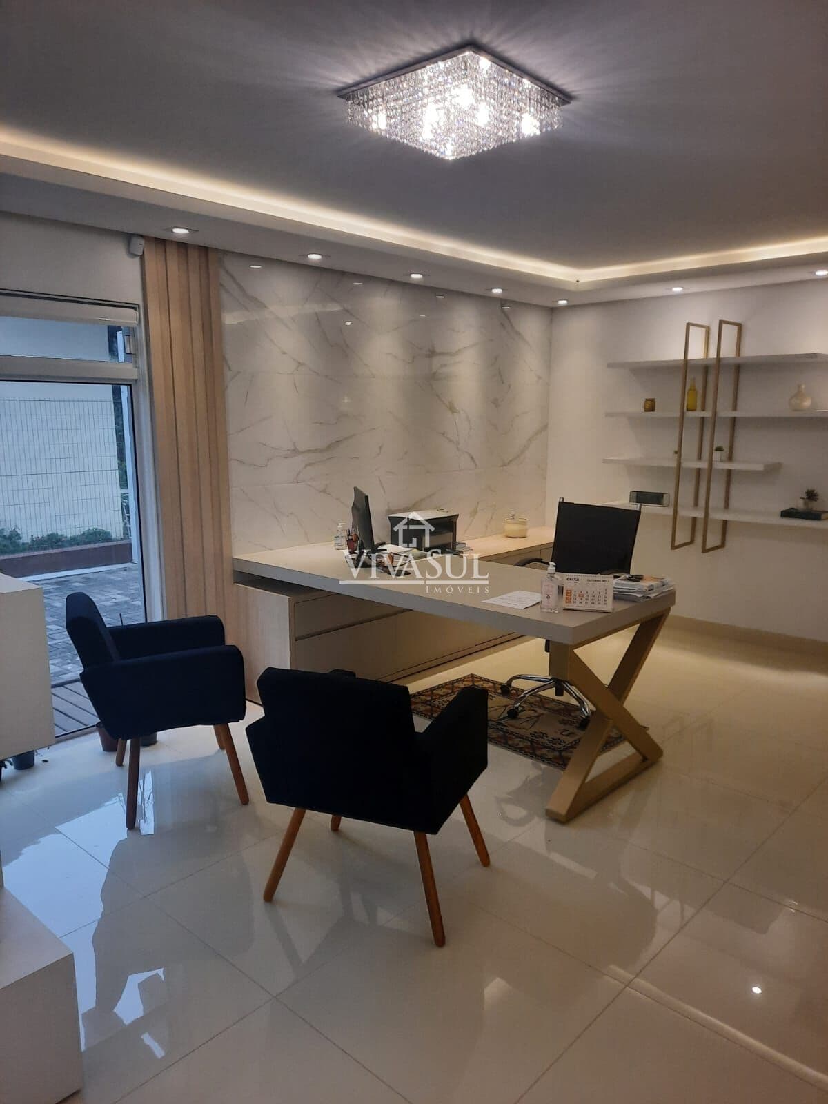 Sala Comercial toda mobibilada no centro de igrejinha/RS
