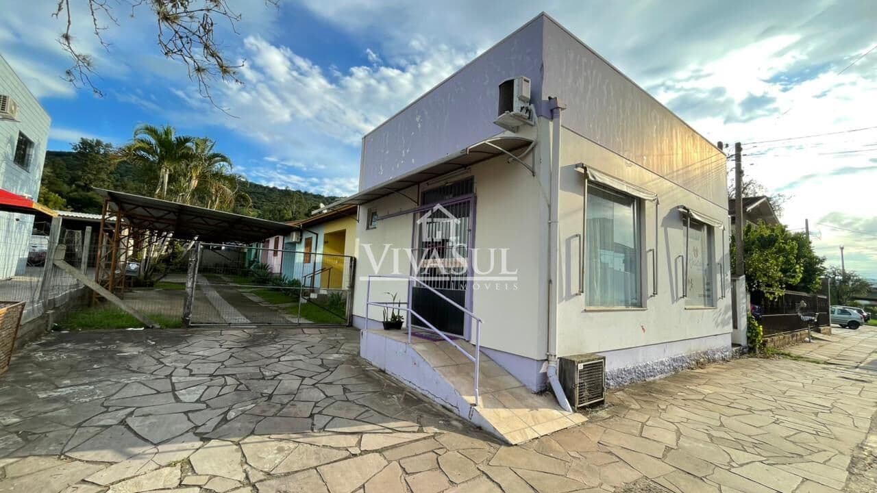 Sala comercial mais 4 apartamentos no Bairro Viaduto em Igrejinha/RS