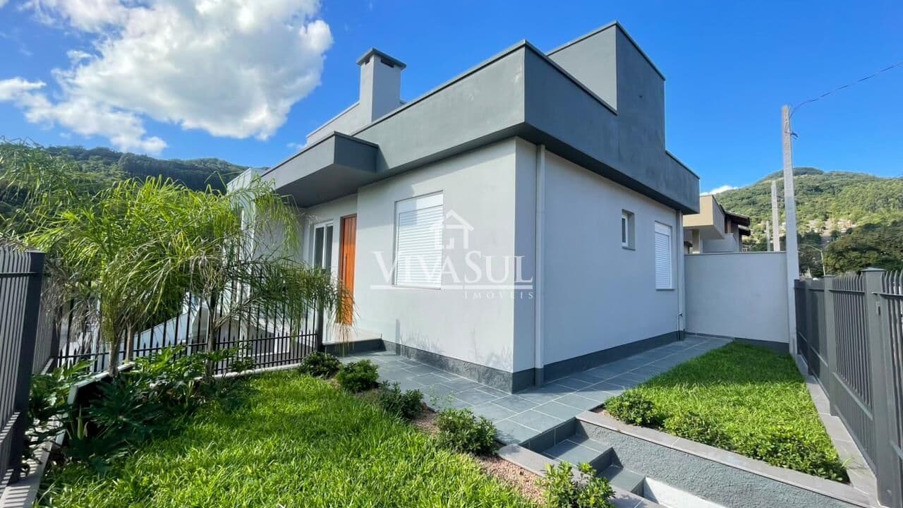 Casa Sobrado com 2 dormitórios no Bairro Viaduto em Igrejinha/RS