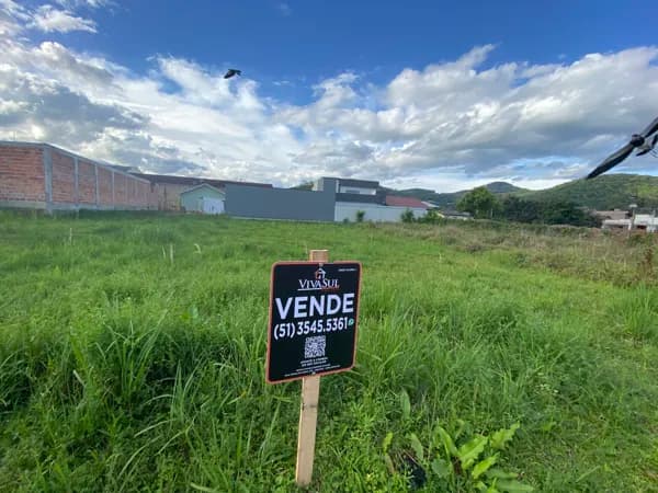 Terreno Central com 879,05 m² – Pronto para Construir