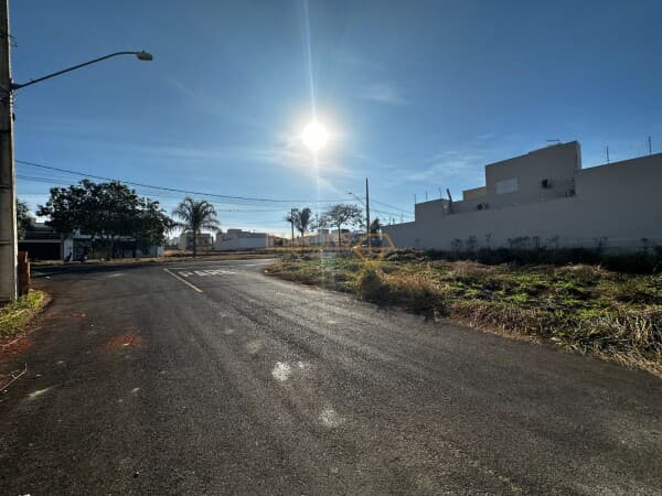 Lote/Terreno em Araguari - Jardim Interlagos