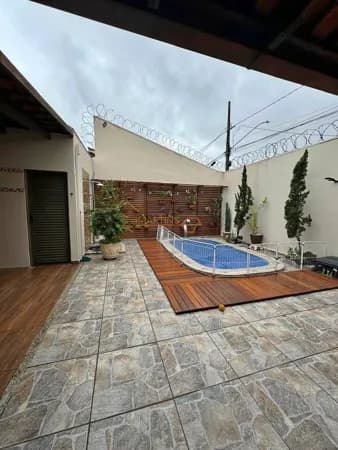 Excelente Casa á venda no Bairro Independência
