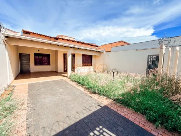 Casa em Araguari - Centro