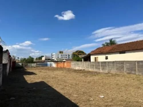 Lote/Terreno em Araguari - Centro