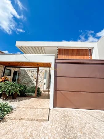 Casa em Araguari - Santiago