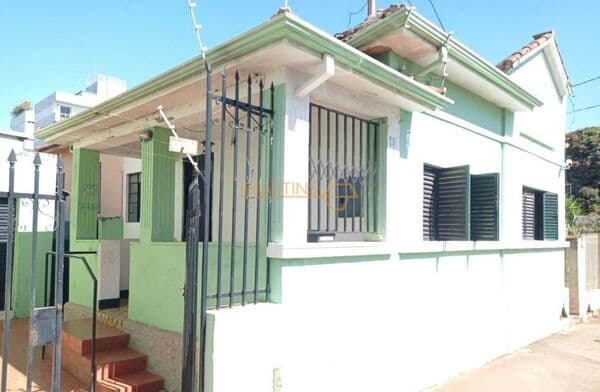 Casa em Araguari - Centro