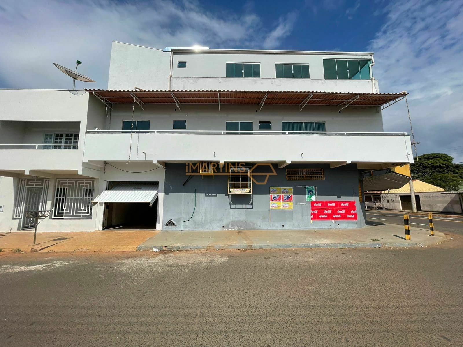 Prédio/Edifício Inteiro em Araguari - Ouro Verde