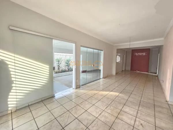 Casa em Araguari - Centro