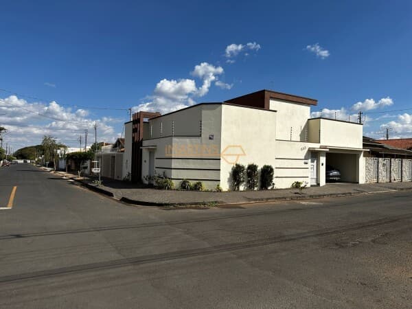 Casa em Araguari - Industrial
