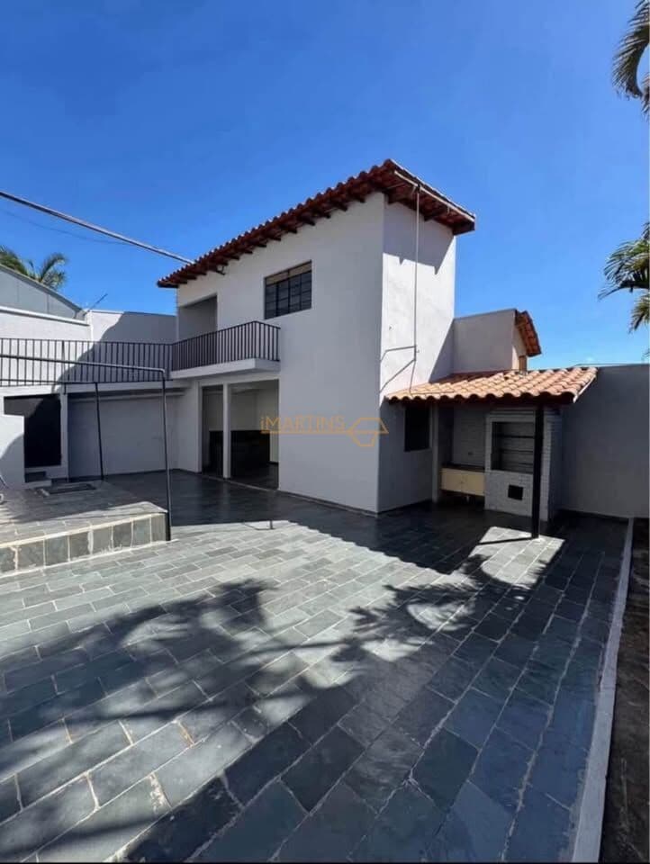 Casa em Araguari - Área Rural de Araguari