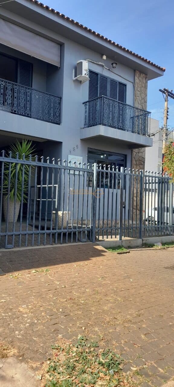 Casa em Araguari - Centro