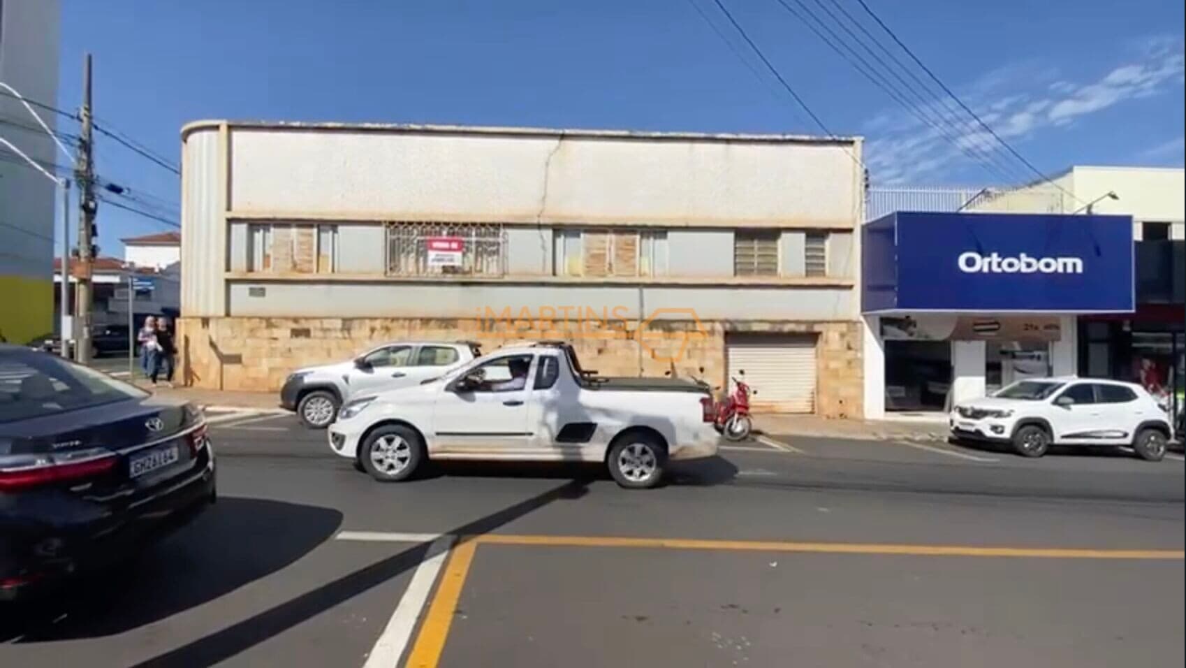 Sala/Conjunto em Araguari - Centro