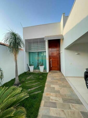 Casa Alto Padrão à venda em Araguari/MG
