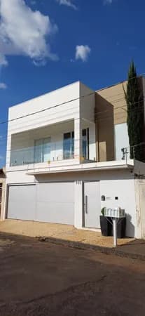 Sobrado em Araguari - Industrial