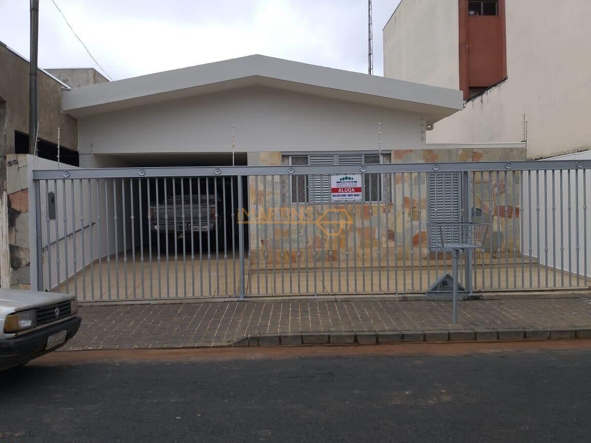 Casa em Araguari - Centro