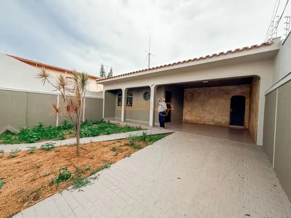 Casa em Araguari - Industrial