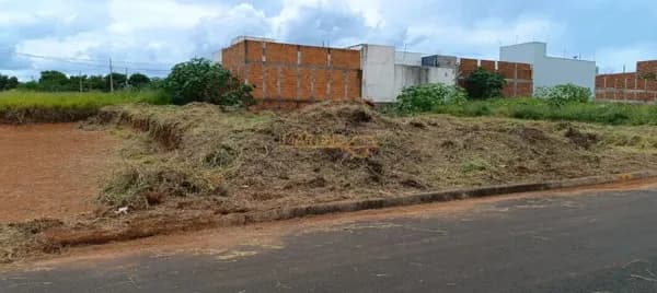 Terreno com ótima localização - 250 metros