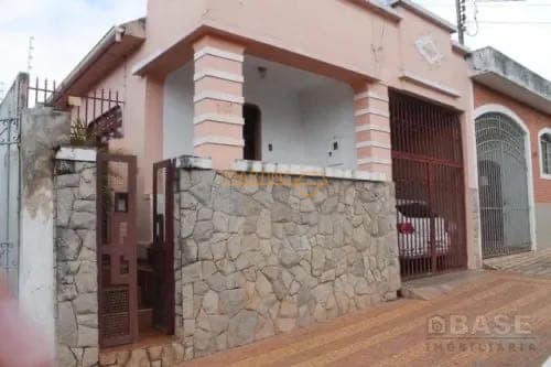 Casa em Araguari - Centro