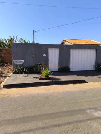 Casa em Araguari - São Sebastião