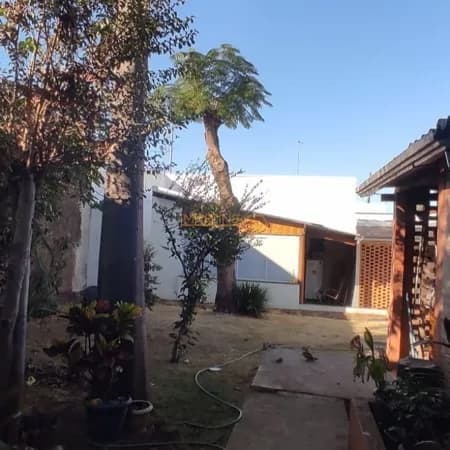 Casa em Araguari - Centro