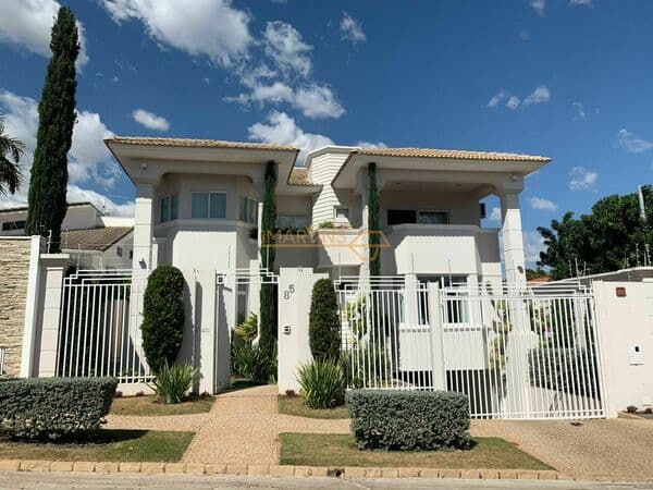 Casa Alto Padrão à venda em Araguari/MG
