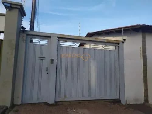 Casa em Araguari - Centro