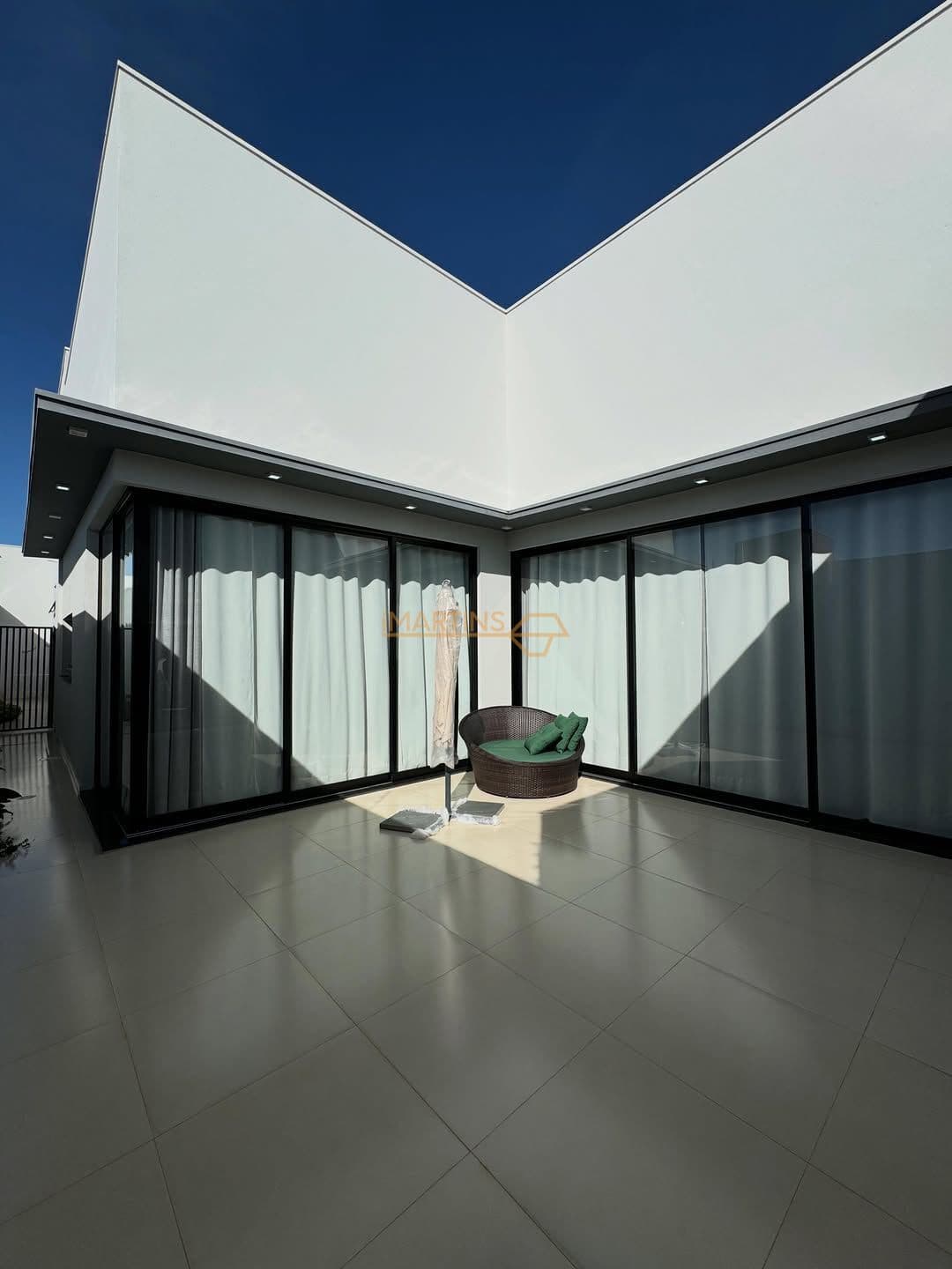 Casa á venda