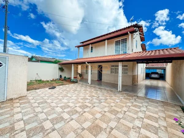 Casa em Araguari - Santiago