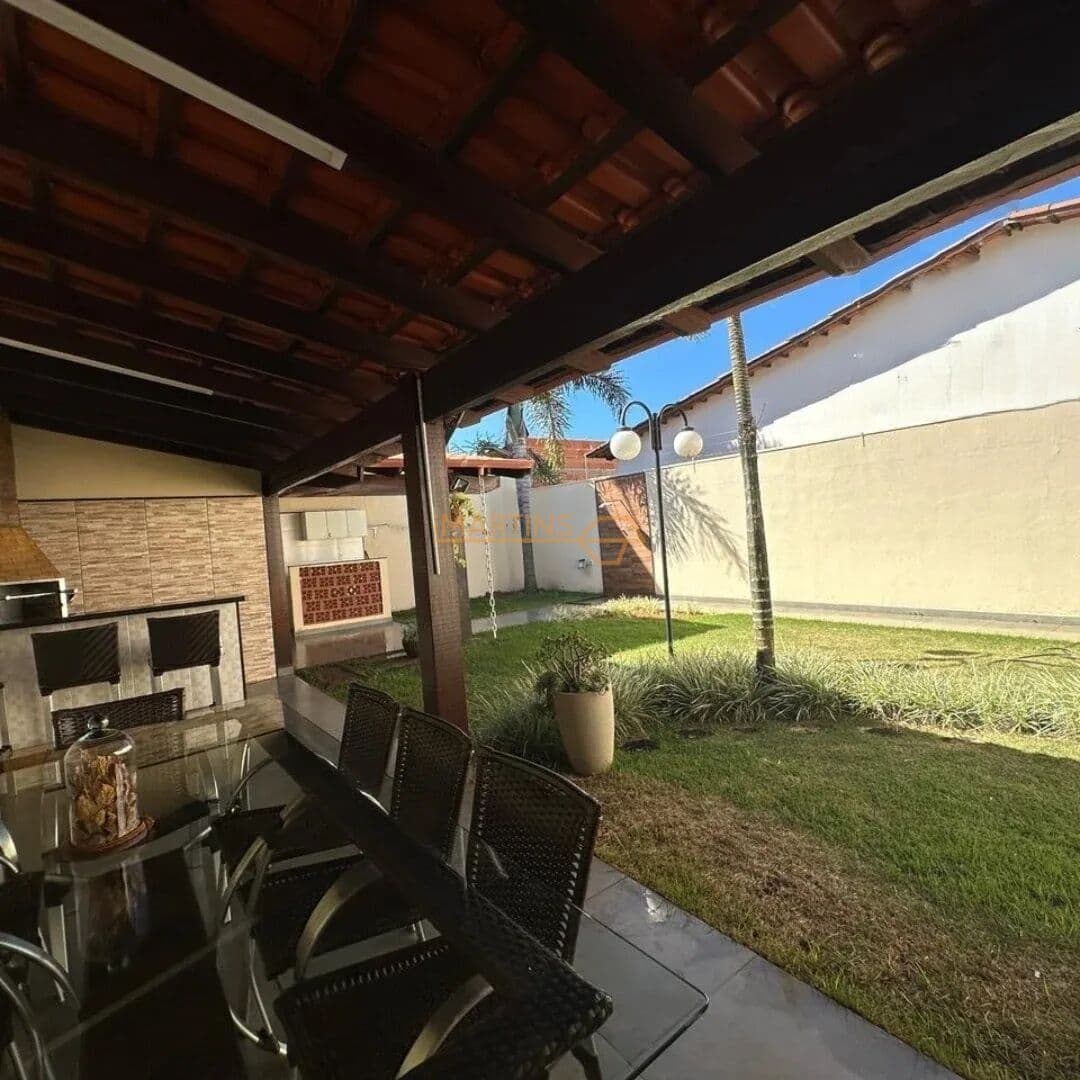 Casa em Araguari - Centro