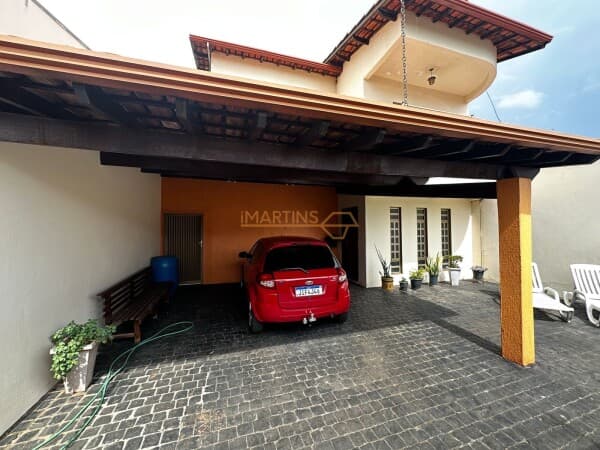 Casa em Araguari - Industrial