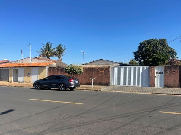 Lote/Terreno em Araguari - Goiás