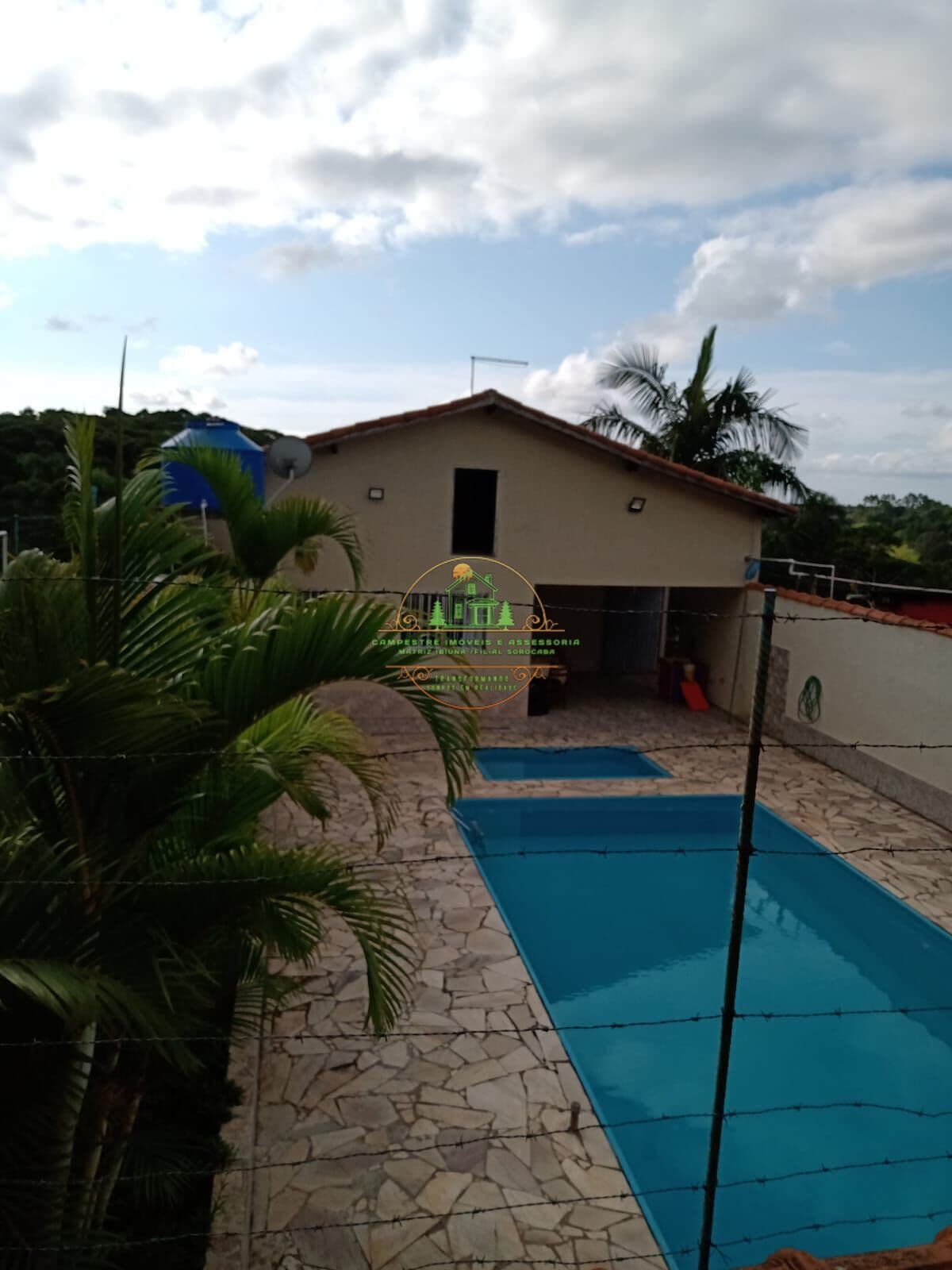 Chácara de 11.800m² com 2 casas e campo de futebol