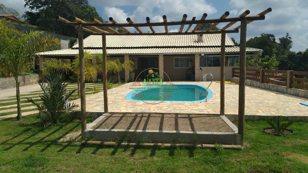 Incrível chácara com 4 suítes 2 hidromassagem e vista panorâmica, em loteamento fechado.