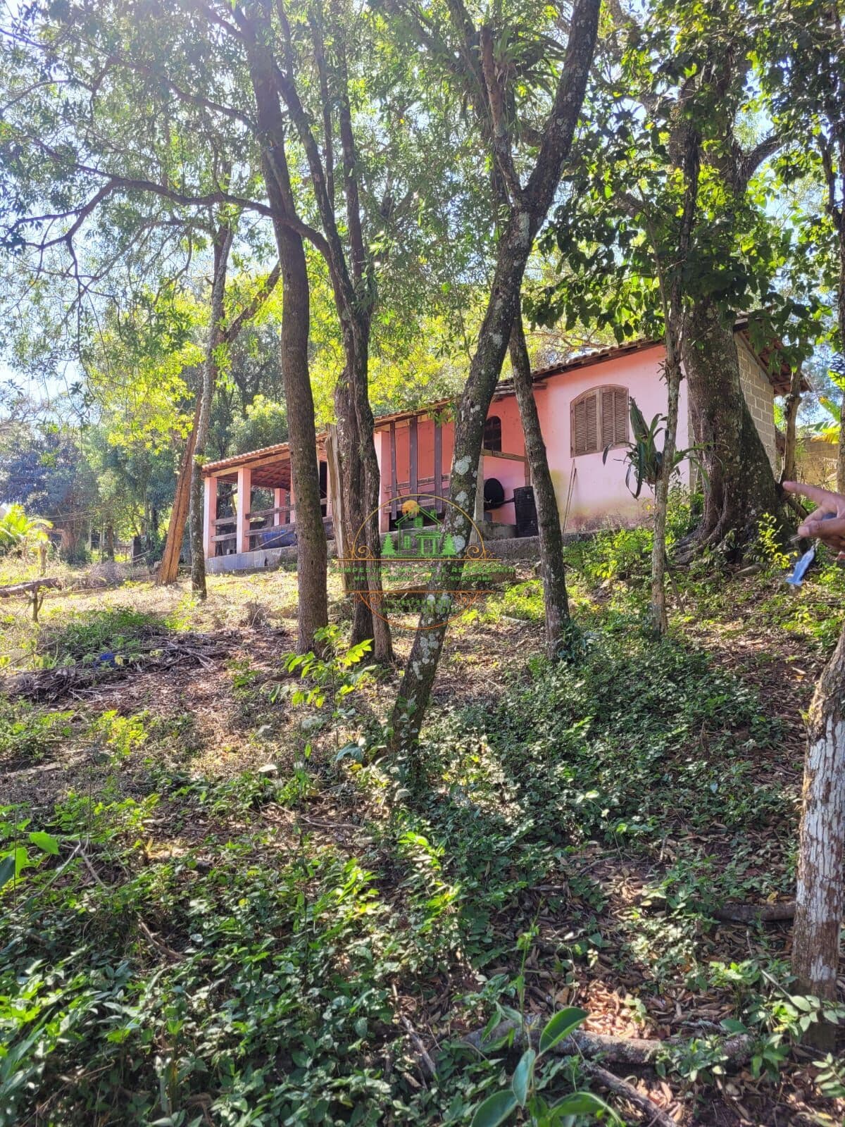 Terreno de 2.300m² com lago fácil acesso ótima localização
