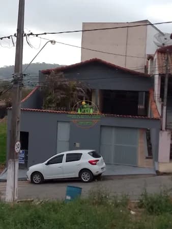Casa em Condomínio no centro da cidade de Ibiúna SP
