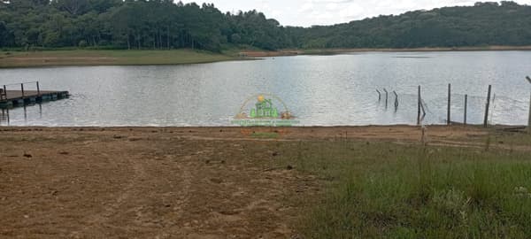 Terreno Pé na Água a apenas 150 metros do asfalto
