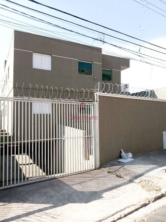 Casa a venda em condomínio na Freguesia do Ò